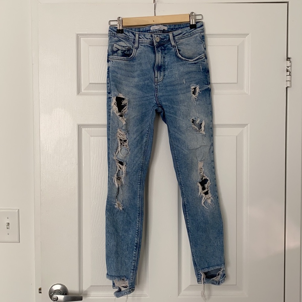 ZARA | 2 | women’s high rise ripped jeans, size 2